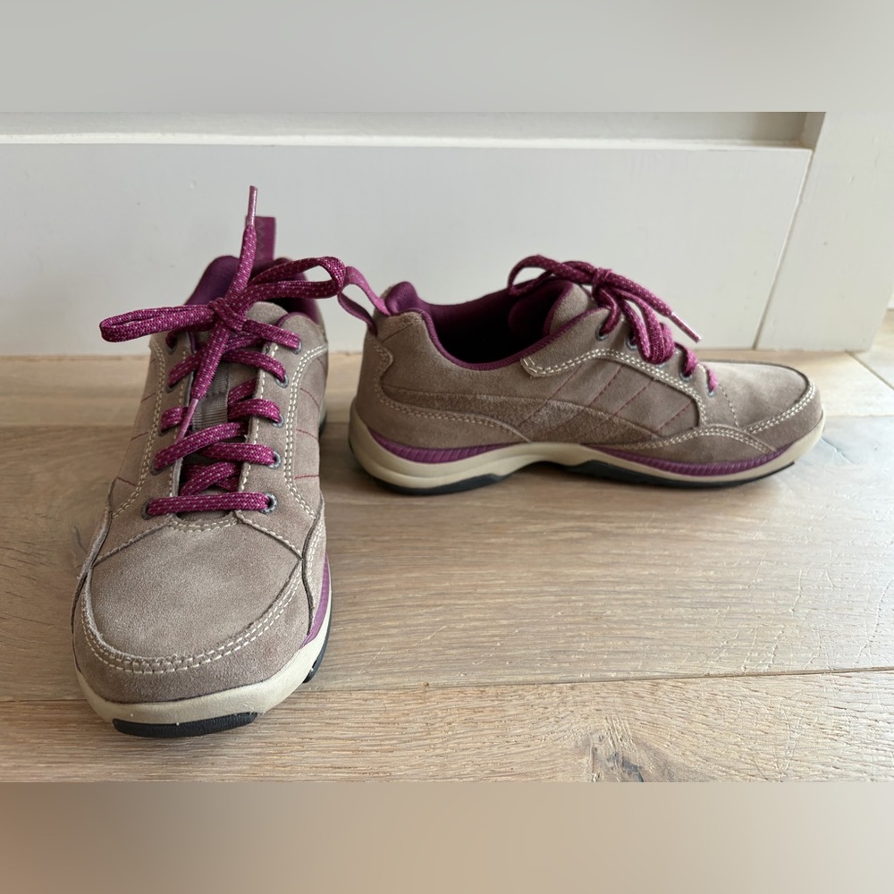 L.L.Bean Women's BeanSport Casual Lace-Up Sneakers Hiking Outdoor - size 6.5
